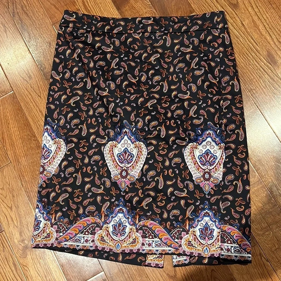 J Crew women’s Multi Paisley The Pencil Skirt Sz  2 - Picture 3 of 12
